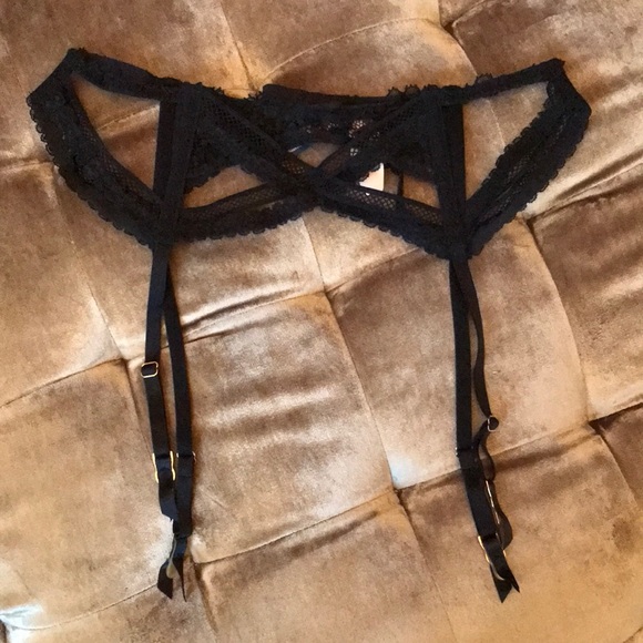 Vintage Victoria Secret Garter Belt NWT Black Lace - Picture 1 of 10